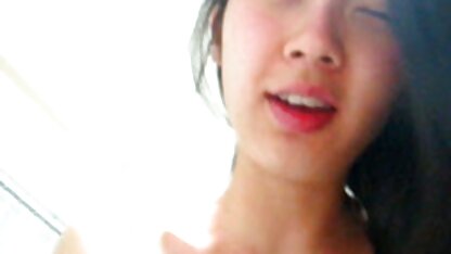 Cháu trai fucks một bà già đít trên hoang thuy linh phim sec một trang trại tập thể, một bà trong sân trên thảm cỏ xanh