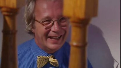 Người phụ nữ Hồi giáo bò lên một thành viên của một người kỵ mã fim sec hoang thuy linh lông lá và những con cums, khiến ngôi nhà với cái chết của phụ nữ