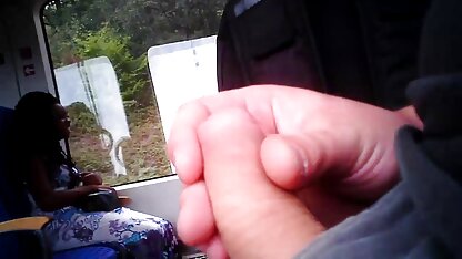 Tôi đọc một cuốn tiểu thuyết khiêu dâm, nhưng có phin sec vang anh một chút kích thích và bắt đầu thủ dâm tưởng tượng, giống như một hoàng tử Na Uy đang đụ cô ấy