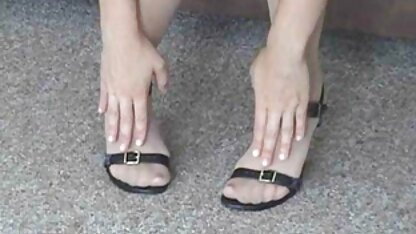 Zhmychikha fim sec vang anh rám nắng trong chiếc quần đùi đỏ lần đầu tiên cảm thấy đau ở điểm thứ năm