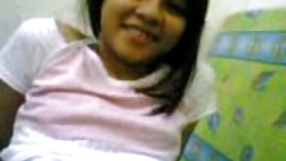 Bắt quả tang vợ với nhân tình đeo mặt nạ phòng độc làm tình dưới vòi hoa sen và phát điên phimxec vang anh lên