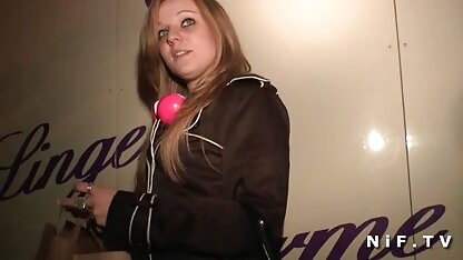 Dì rên rỉ đứng trên bốn chân và phim sec hoàng thuy linh thích giao hợp qua đường hậu môn, hạnh phúc cong mặt