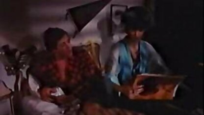 Cô gái có pim sec vang anh lỗ tai phải giật bố dượng trên giường thay vì quà sinh nhật