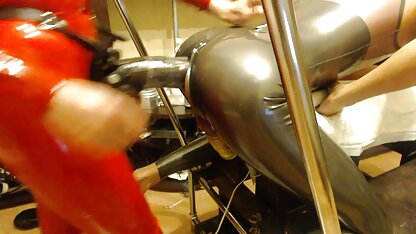 Đánh thức người chồng đang ngủ say của cô ấy với một cú giật mình vào buổi xem phim sec hoang thuy linh sáng để về nhà nghỉ với bố mẹ cô ấy sớm