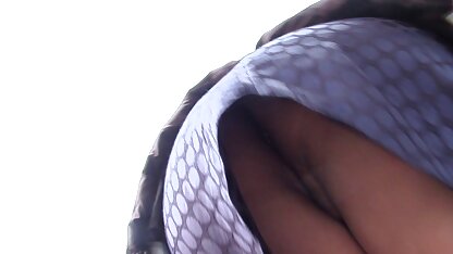 Giật mạnh dương vật nhat ki vang anh sec của mình với anh trai, và anh ấy xấu hổ vì anh ấy lấy gối che mặt che mắt lại