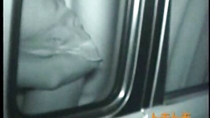 Kho báu trẻ sau khi phẫu thuật tim chị vang anh sec với bác sĩ chăm sóc trong phòng