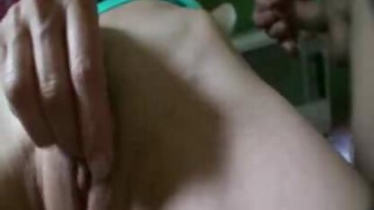 Người chồng đặt vợ mình dưới đám đông đàn ông xem sec vang anh và hỏi làm thế nào tinh ranh của bạn ngon, nó có bú tốt không?