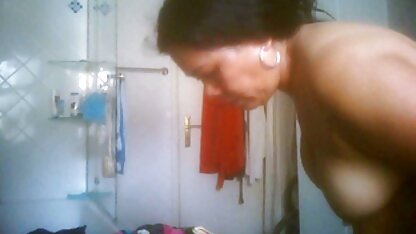 Thiếu nữ ngực phim sec vang khủng hoảng sợ chạy sang nhà hàng xóm và bắt đầu bú cặc mà không thèm hỏi, anh chàng khiêm tốn nhìn vì sốc