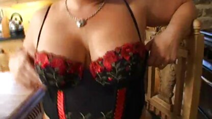 Busty SỮA. Muốn một trinh nữ đông lạnh với clip sec hoang thuy linh sự sợ hãi bằng cách chạm vào vòi nước bằng tay cô ấy qua quần của mình