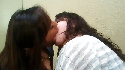 Cô gái video sec vang anh còn rất trẻ và xinh đẹp nhưng với cặp vú và cặp mông căng mọng