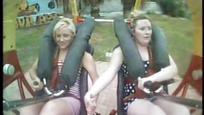 Những kẻ dàn phin sec vang anh dựng một tình dục hoan lạc với người bạn của họ Alice cho ngày sinh nhật của cô ấy và cô ấy có một tinh ranh lớn