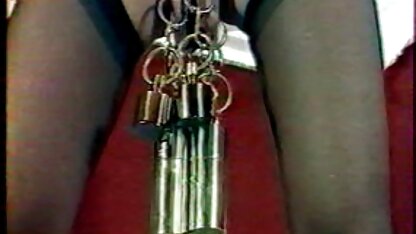 Pompous Ý vang anh sec với tuyệt đẹp tits masturbates buddy's vòi nước với cô ấy tay và âm đạo