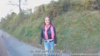 Anh ta đẩy cô gái tóc vàng lên giường với một cái bịt miệng bằng da trong miệng và cắm âm hộ từ phía sau vào một cái mông chặt chẽ nhat ky vang anh sec