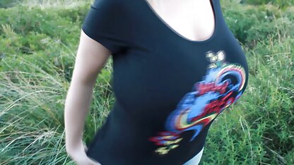 Nữ sinh trường nữ sinh âu yếm nhau phin sec hoang thuy linh trong phòng sau giờ ra chơi