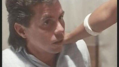 Hai con ngựa giống trắng quyết liệt Mẹ sec hoang thuy linh kiếp một cô gái da đen ngon ngọt ở phía trước và phía sau