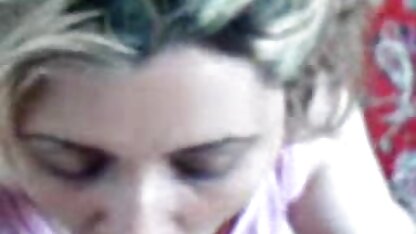 Dương vật trọc vào trong khe lồn Hoa dọc theo sợi chỉ, tiếng rên rỉ xé rách áo bà ba hồi hộp giật giật. phim sec thuy linh