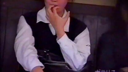 Lớn đít brunette Kiara Mia đổ dầu sechoang thuy linh trên cô ấy đít và ngồi xuống hậu môn trên dương vật