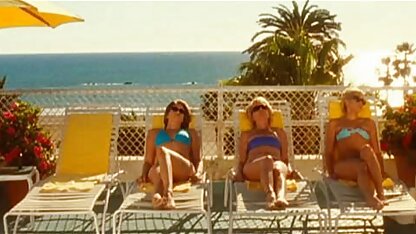 Một người theo chủ nghĩa khỏa thân ở một ngôi anh sec hoang thuy linh làng châu Á khỏa thân hoàn toàn vào siêu thị và một anh chàng đi ngang qua đụ cô sau quầy