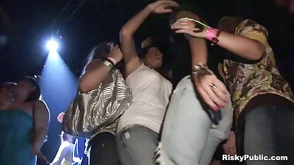 Một nhân viên khách cũ của hachik bắt gặp một cô chủ trẻ đang thủ dâm trong cửa sổ và đổ một anh sec hoang thuy linh dương vật, và cô ấy đã sợ hãi