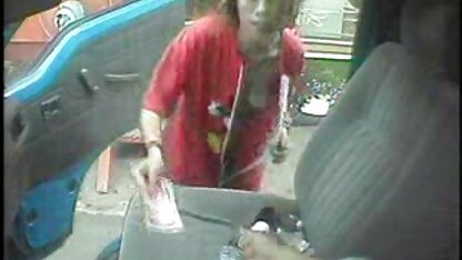 Trộm bị địt trong toilet của một nhà hàng đắt tiền, hai chân cô ấy bị kéo xem sec nhat ky vang anh lên sau đầu