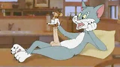 Malachnaya từ làng phá vỡ để hút L. chàng, sechoang thuy linh anh ta vò nát dưa chuột tits và cums giữa hai vú của cô ấy