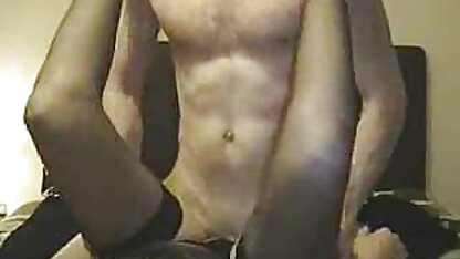 Milo Moire là một hộp gương, bất kỳ người qua đường nào cũng có thể thủ dâm âm hộ sechoangthuylinh bằng tay trong âm đạo