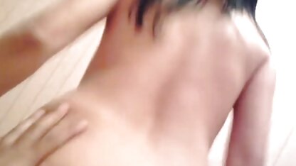 Huấn luyện phimsec hoang thuy linh viên không rời mắt khỏi đũng quần của vận động viên, nhẹ nhàng chạm vào mông cô