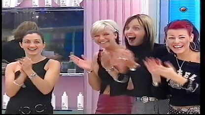 Người chồng bị trói hoảng sợ nhìn chiếc xem phim sec nhat ky vang anh quần đang mặc vì sợ hãi với đôi mày che mặt