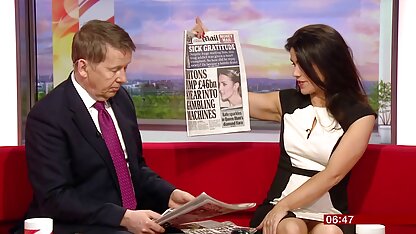 Đầu vòi hoa sen là dụng cụ lý tưởng để thủ dâm ướt dưới video sec vang anh áp lực lên âm vật