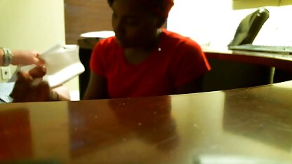 Vợ đang trên biển, chồng ngay lập tức cặp kè với tình nhân da phim sec nhat ky vang anh đen trong biệt thự quê