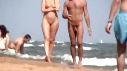 Đã clip sec vang anh gọi thợ sửa ống nước, bà mẹ trưởng thành thậm chí không thể ngờ rằng đó là một nam thanh niên, đẹp trai, và vì đã lâu không được làm tình nên con đĩ đồng loạt chảy nước mắt, dụ dỗ gã, đụ gã và hút hết tinh trùng ra khỏi gã.