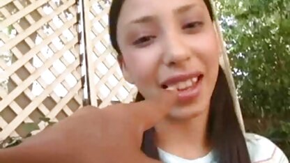 Con quỷ mơn trớn âm hộ ướt át của nàng với âm hộ uể pim xec vang anh oải của chồng nàng, trườn dọc cái gai với những nếp gấp ẩm ướt của môi âm hộ