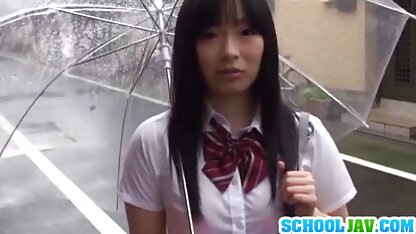 Một cái chết ngon lành đổ vào mõm của một câu lạc bộ Chile, cày cổ họng của anh ta với một cái hung sec nhat ky vang anh lớn