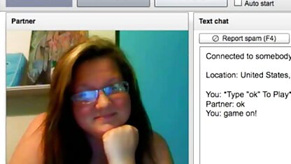 Anh ta làm ấm âm sec hoàng thùy linh đạo của cô gái tóc vàng bằng ngón tay của mình và lái shnyaga đến tận những quả trứng bằng cách nắm lấy những quả bóng