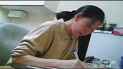 Hai chàng trai với lớn cocks quái busty, bơm lên fim sec vang anh tóc vàng cứng qua các hồ bơi