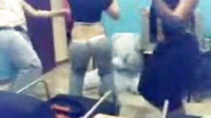 Một cô gái tóc nâu trưởng thành với một vóc dáng rất ngon ngọt, với hy nhat ky vang anh phim sec vọng về một tương lai khiêu dâm rực rỡ, quyết định trải qua một cuộc khiêu dâm riêng tư, trong đó hai con báo đốm lửa thử nghiệm những lỗ thủng của cô ấy bằng dục vọng