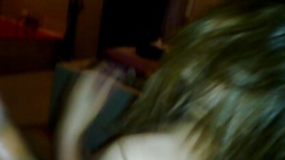 Hút tiền từ bố khi mẹ không có ở nhà và phimsec vanganh anh ấy động viên cô bằng tờ tiền một trăm rúp