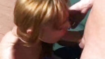 Một ông già quyến rũ một phụ sec vanganh nữ trẻ Thái Lan làm việc cho ông ta với tư cách là một nữ gia sư và buộc phải bú một con cặc nhăn nheo