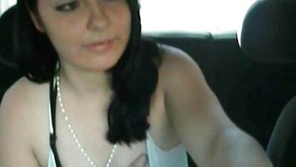 Nhút nhát bespectacled đàn ông chị sec hoàng thùy linh Châu Á cô gái trong doggy phong cách trong một nhỏ bồn tắm