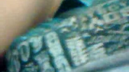 Sucky thấy con mình đang thủ dâm trên ghế, ngay lập tức khuỵu xem phim sec hoang thuy linh xuống và bắt đầu liếm