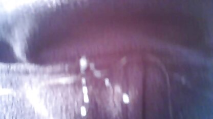 Không cần phải vặn em làm ơn, cô gái hét lên chống lại gã hàng xóm cầm thú xé đít mình bằng phi sec vang anh con cặc