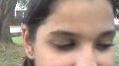 Tôi tóm lấy cổ họng một cô gái nóng bỏng sec hoàng thùy linh và dùng một con cặc bằng da cày nát âm đạo của cô ấy, tôi không muốn