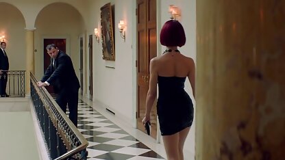 Sau khi xem những đoạn phim khiêu dâm, anh chàng nhận ra rằng những người dì kinh nghiệm nhất phim sec vang anh trong chuyện chăn gối đều đã lớn tuổi. Anh ấy muốn thử quan hệ tình dục với một người trưởng thành