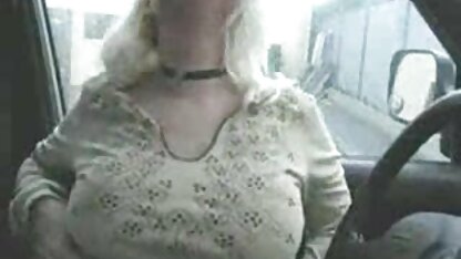 Em sinh anh sec vang anh viên bị địt vào đít trong danh sách, vén váy đứng kiểu doggy và hét lên vì buzz há miệng ra