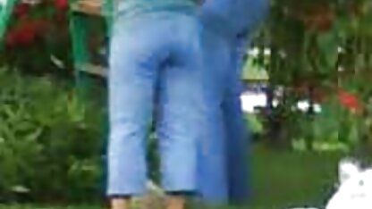 Cơn thịnh nộ điên cuồng của những người đàn ông béo pim sec hoang thuy linh trong một căn phòng nhỏ, bụng giao cấu với ba người đàn ông béo