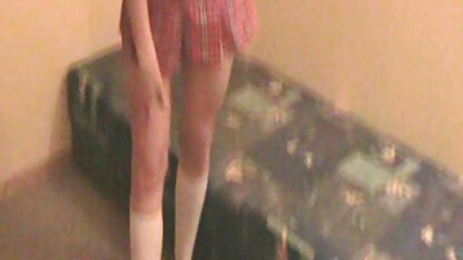 Cô gái tóc vàng có một máy rung dofig trong kho vũ khí của mình, vì vậy cô xem phim sec nhat ky vang anh ấy tìm thấy những con chó cái, dụ dỗ chúng và đánh chúng bằng đồ chơi của mình