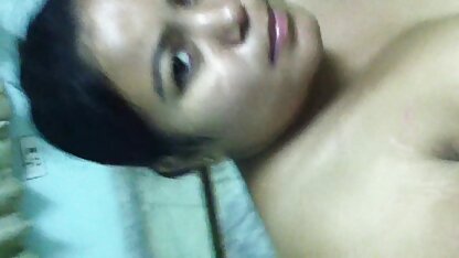 Busty thư ký hút một béo dương vật sem sec vang anh